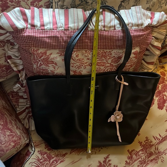Authentic Kate Spade - Picture 1 of 8